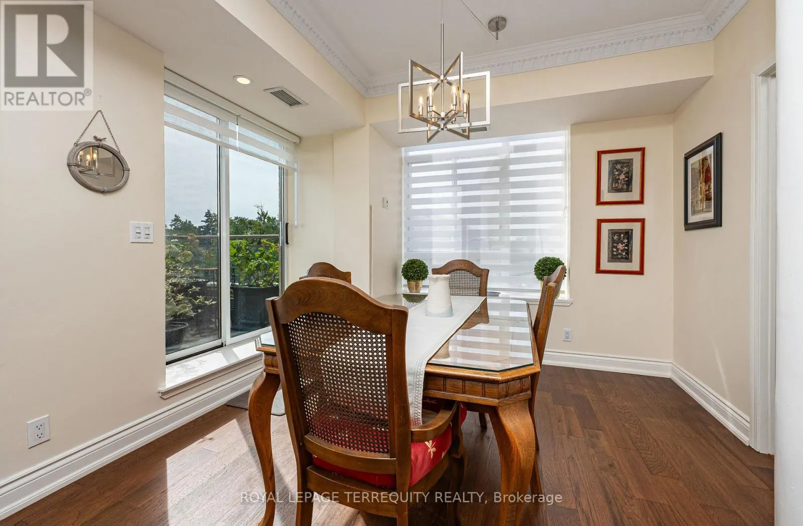 407 - 935 ROYAL YORK ROAD
