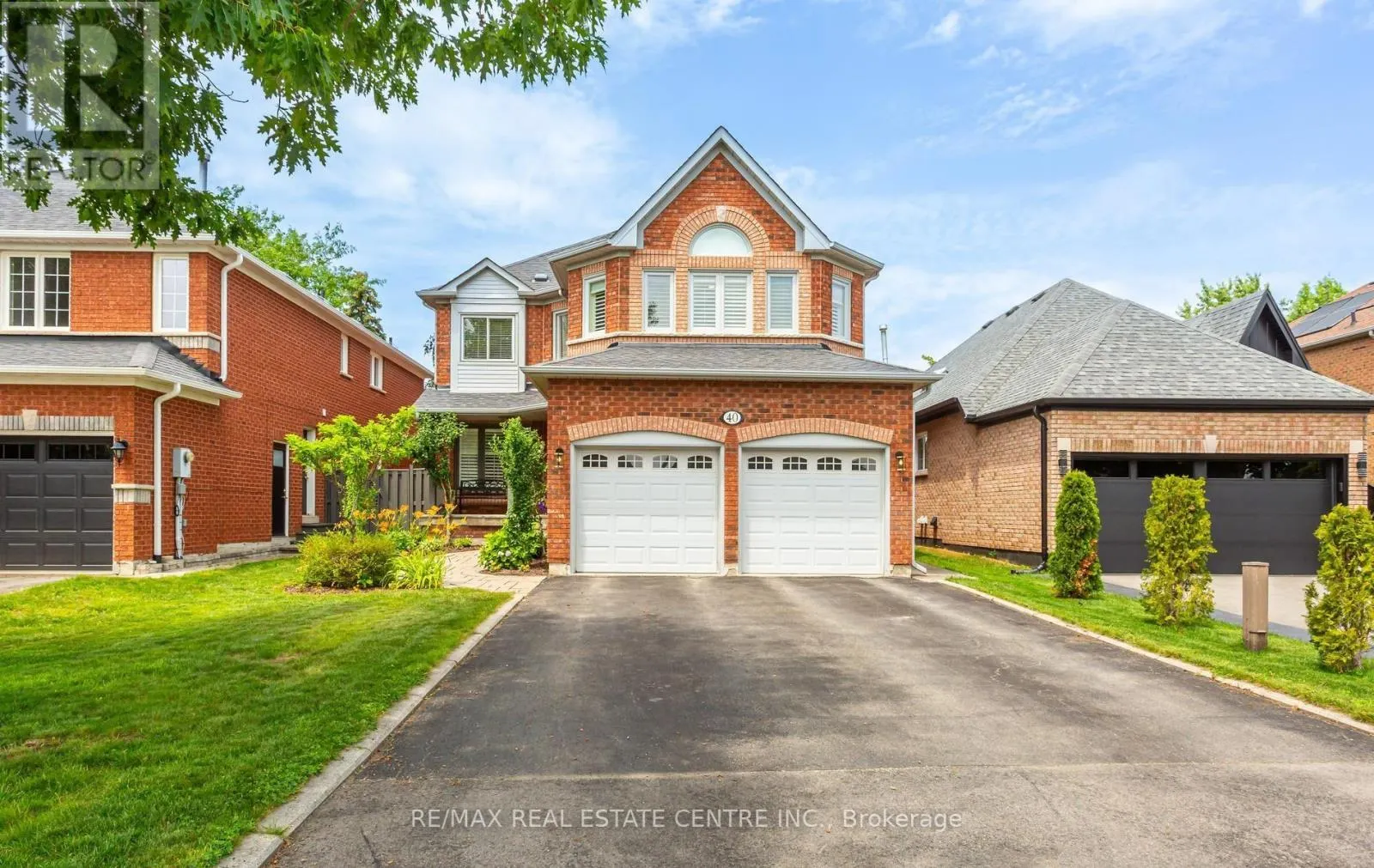 40 HEPBURN CRESCENT N