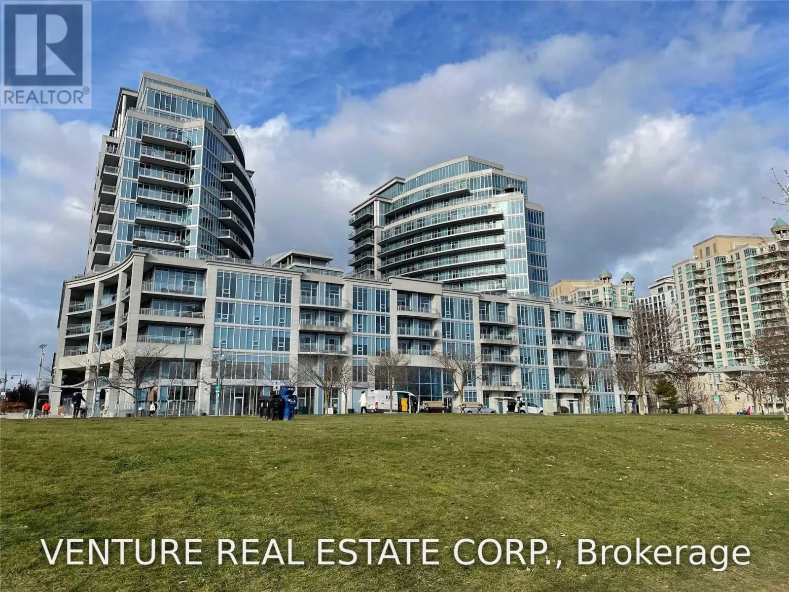 512 - 58 MARINE PARADE DRIVE
