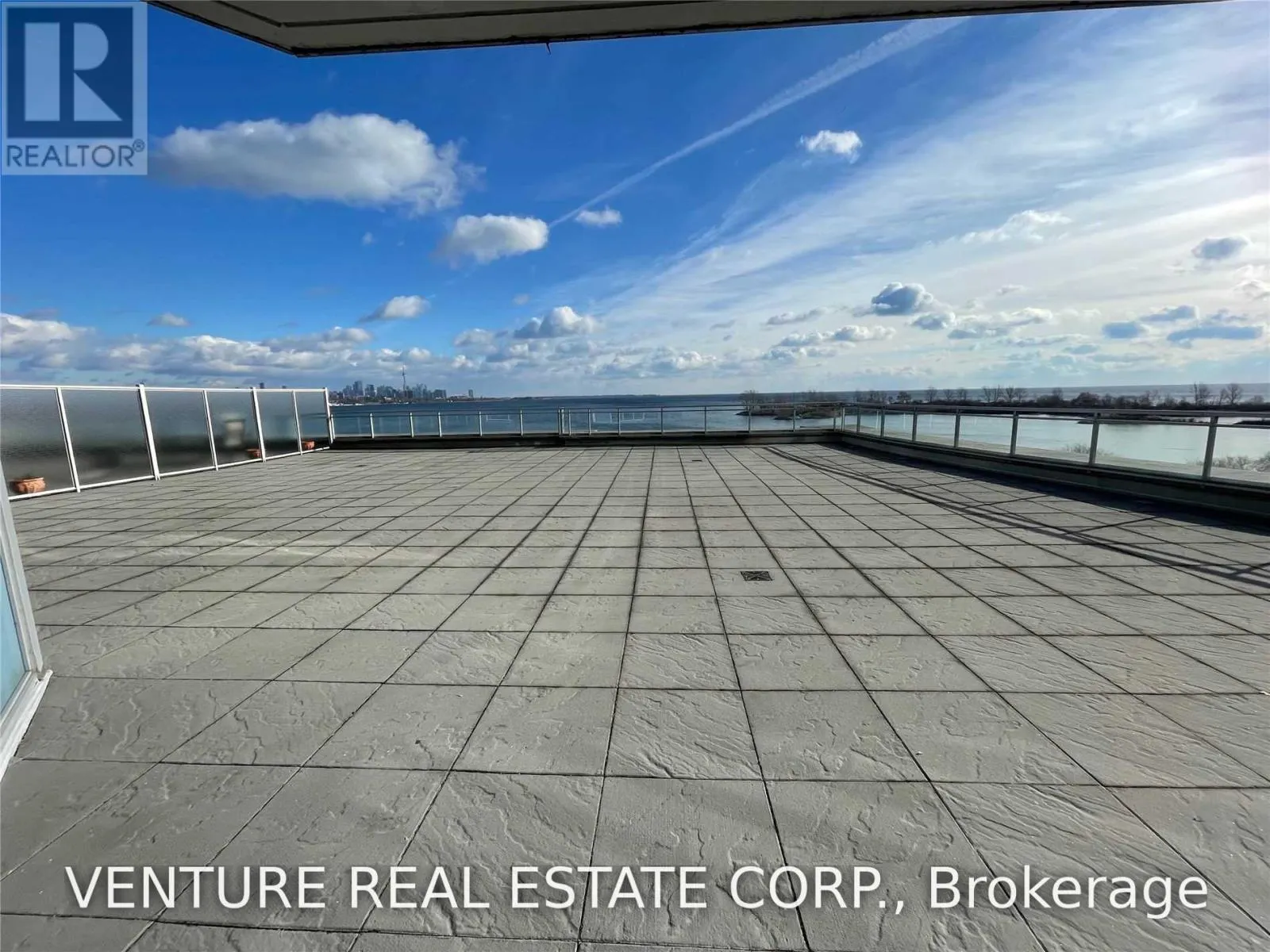 512 - 58 MARINE PARADE DRIVE