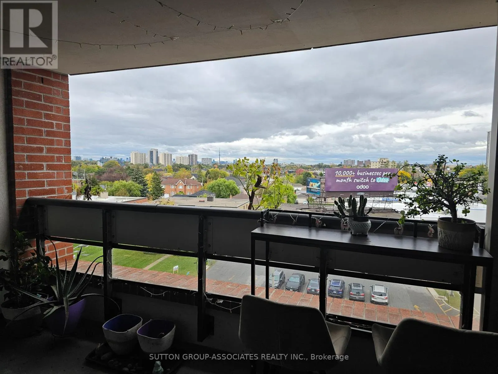 541 - 830 LAWRENCE AVENUE W