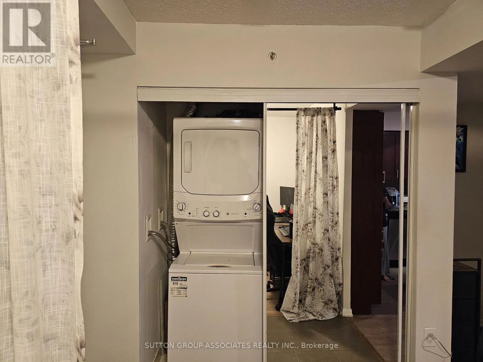541 - 830 LAWRENCE AVENUE W