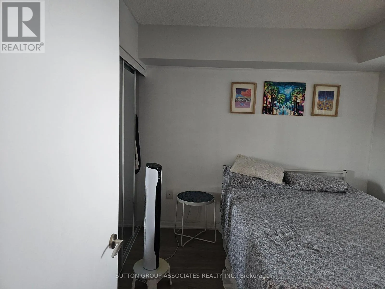 541 - 830 LAWRENCE AVENUE W