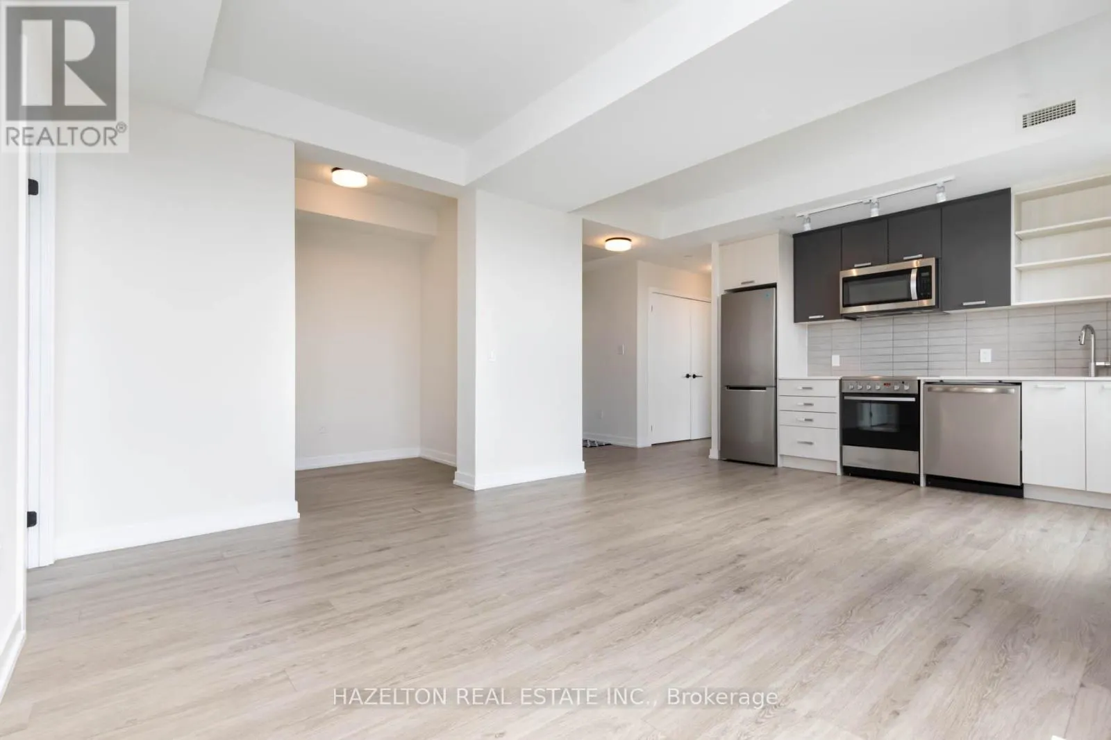 905 - 2300 ST. CLAIR AVENUE W