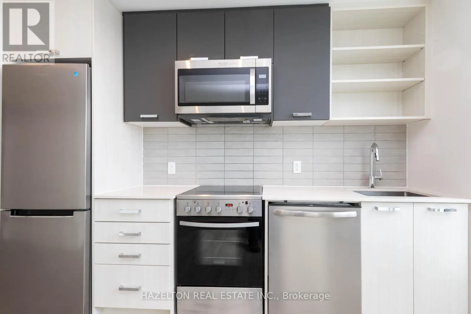 905 - 2300 ST. CLAIR AVENUE W