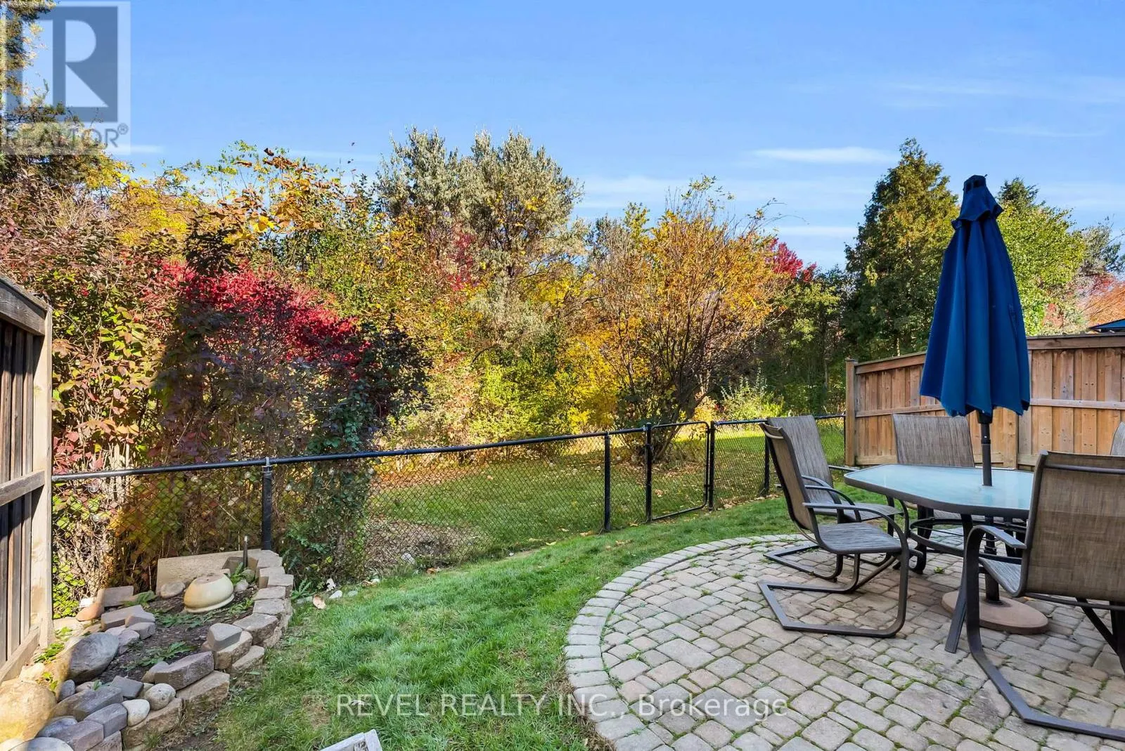 100 PRESSED BRICK DRIVE