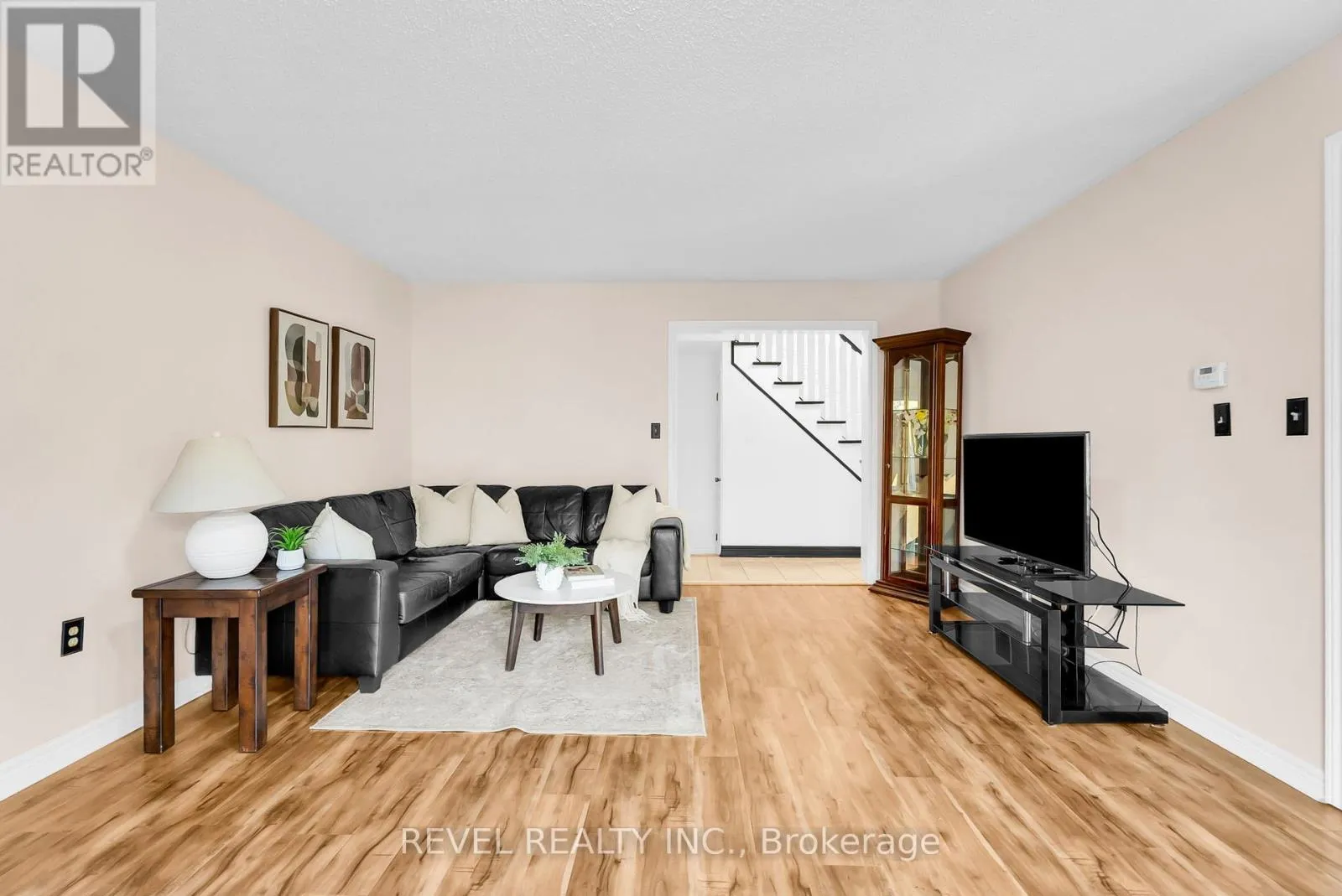 100 PRESSED BRICK DRIVE
