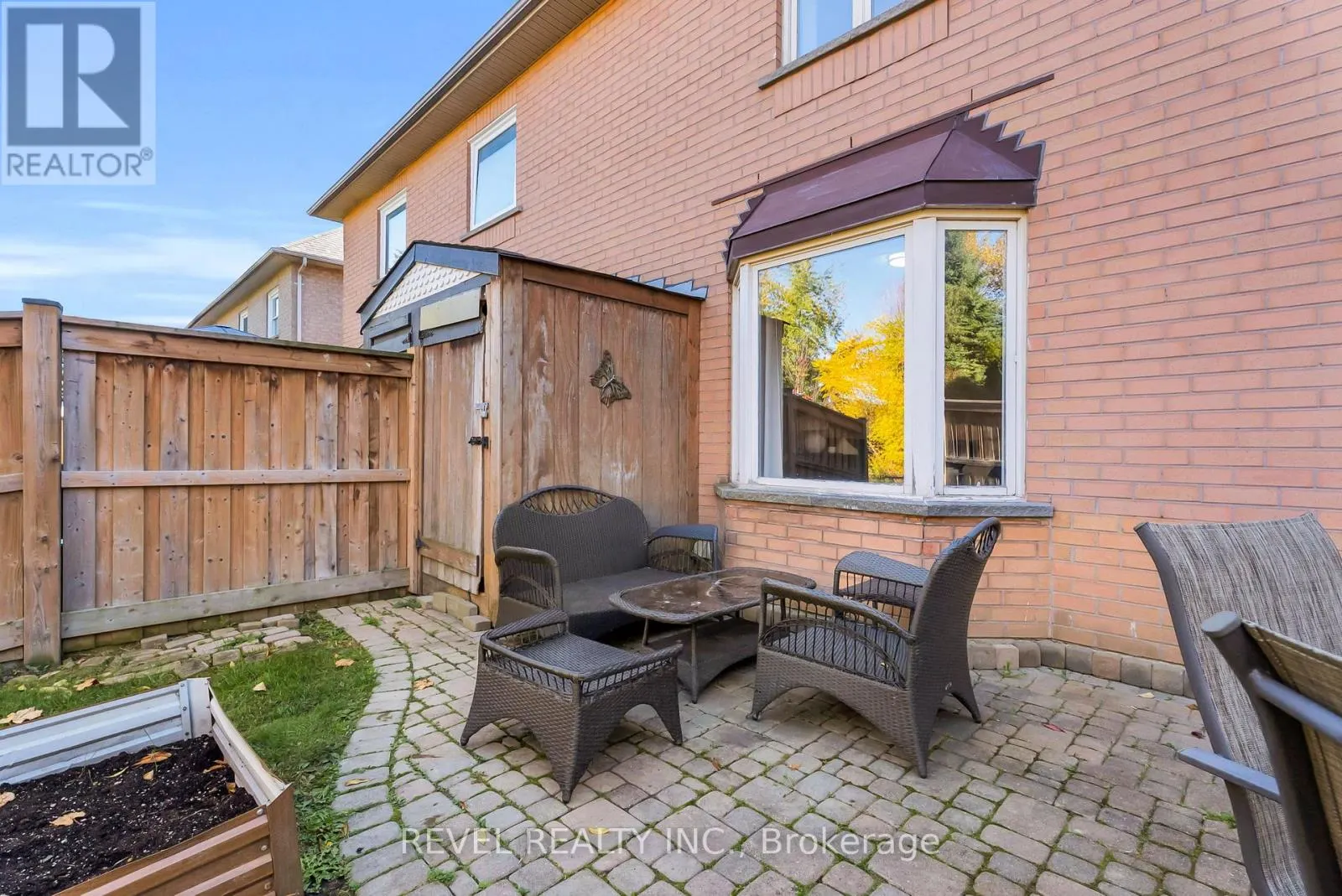 100 PRESSED BRICK DRIVE