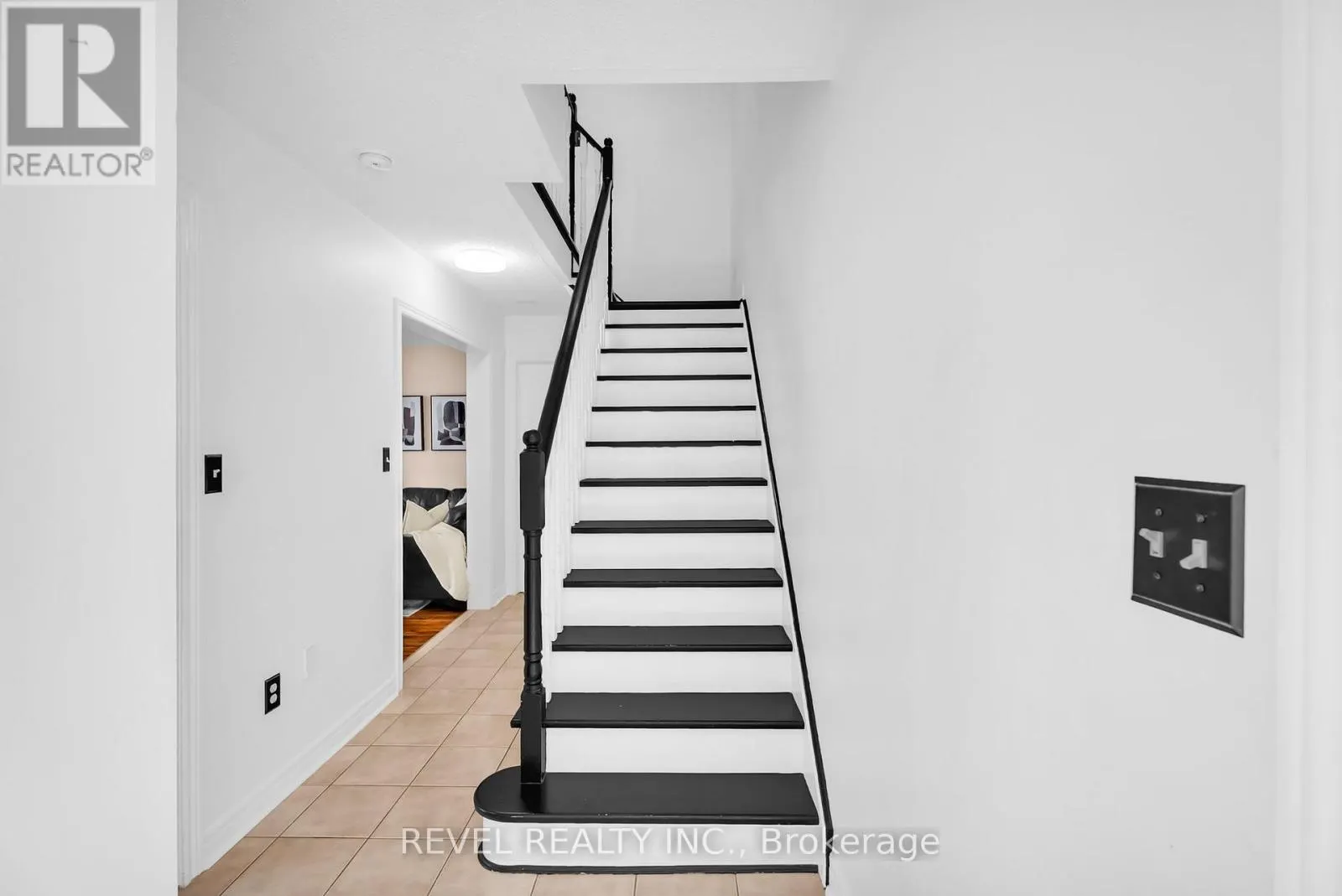 100 PRESSED BRICK DRIVE