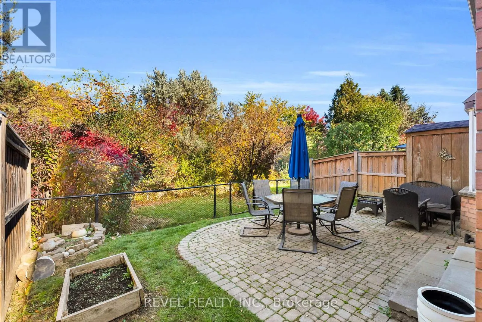 100 PRESSED BRICK DRIVE