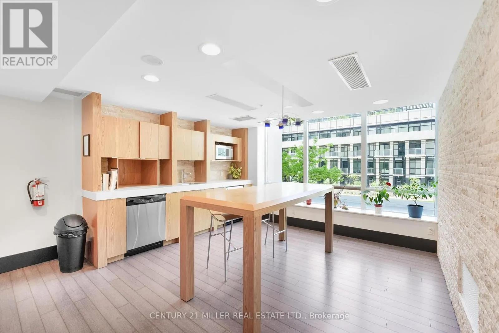 1503 - 155 LEGION ROAD N