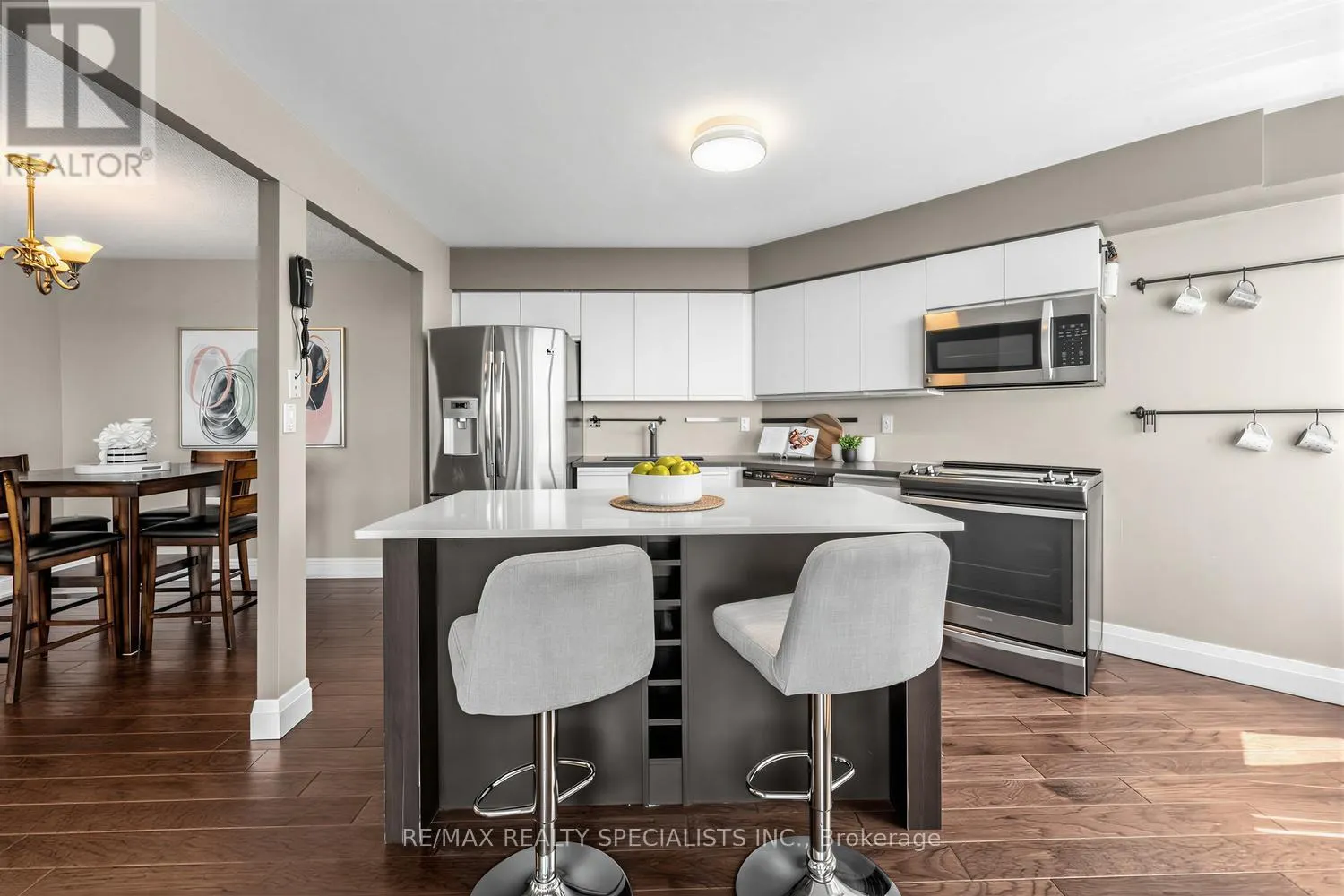 1006 - 10 LAURELCREST STREET