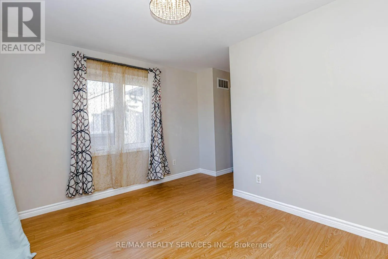 1857 STEVINGTON CRESCENT