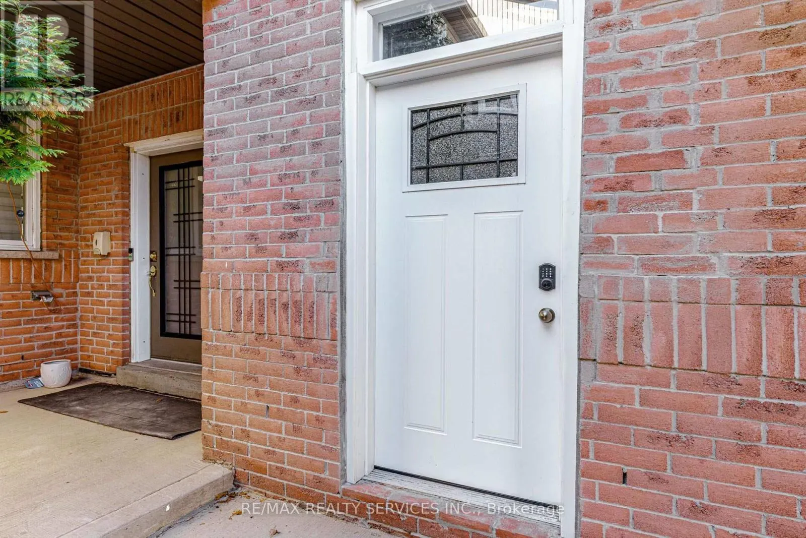 1857 STEVINGTON CRESCENT