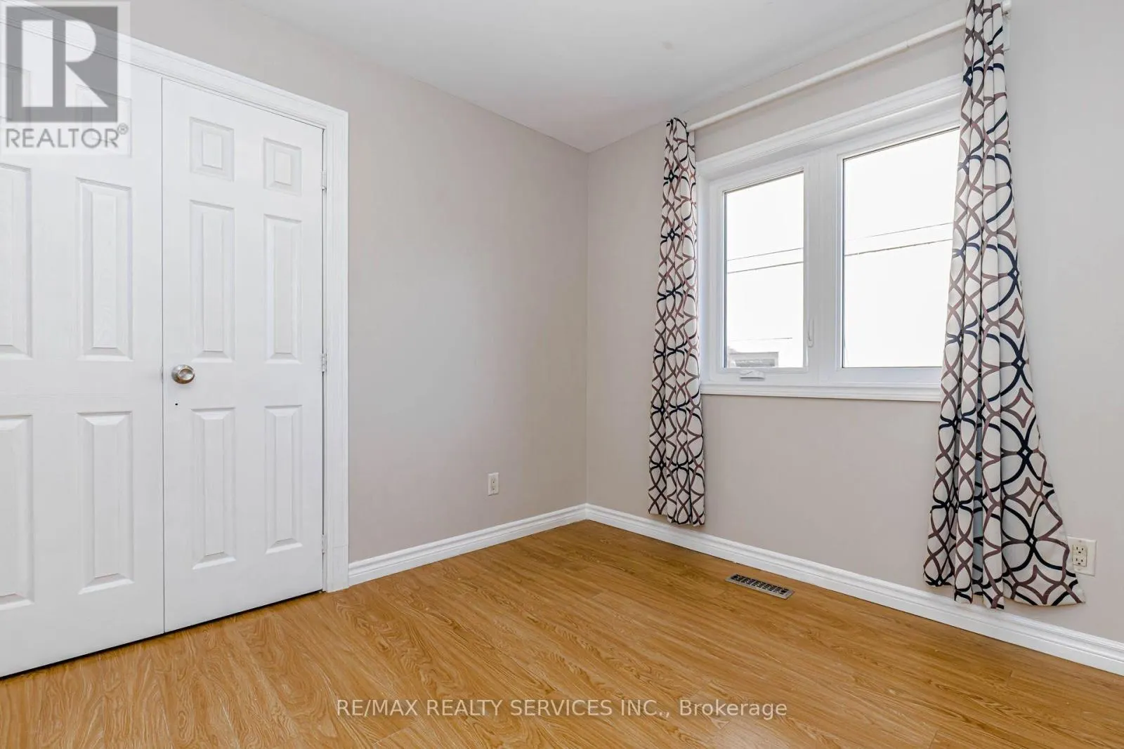 1857 STEVINGTON CRESCENT