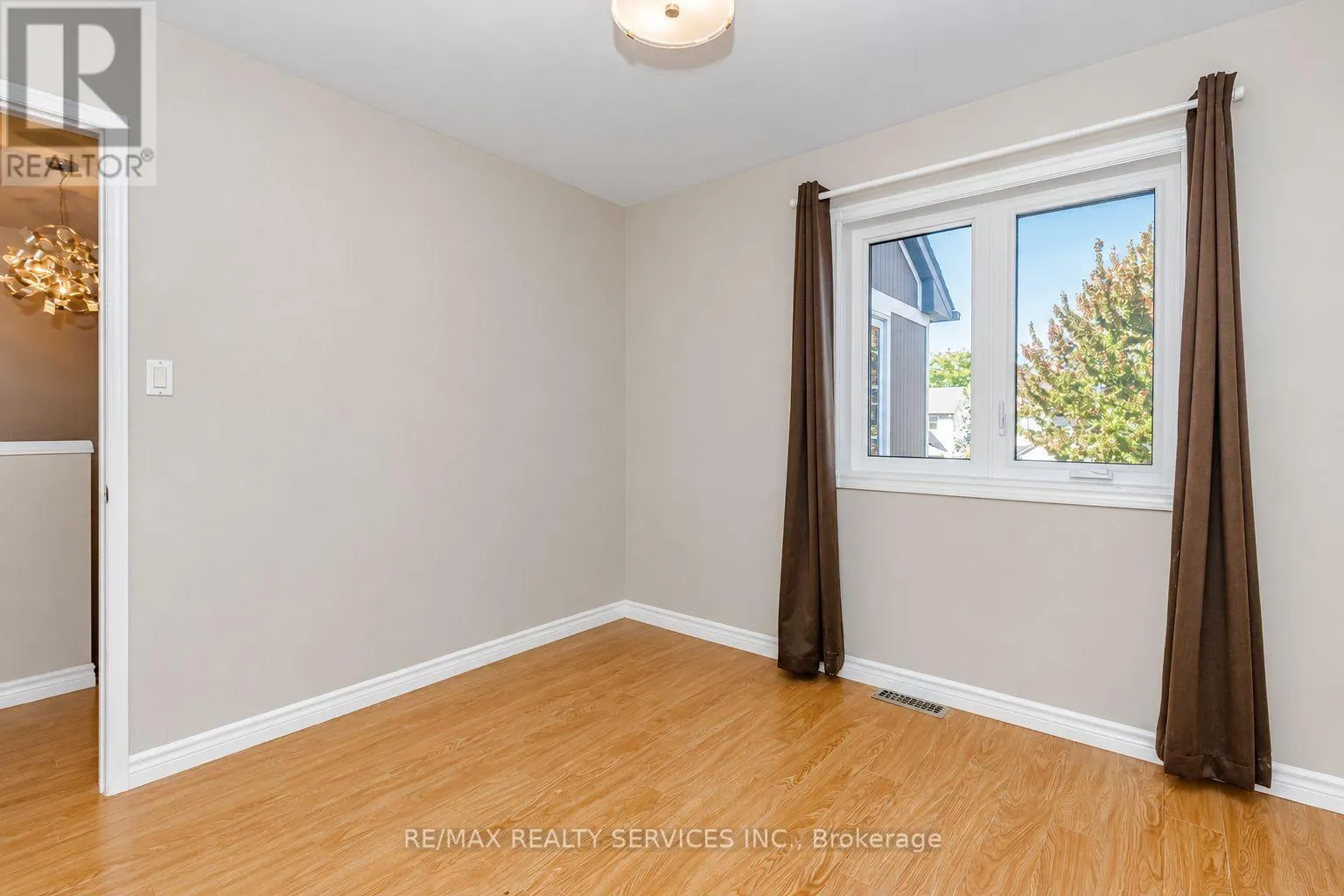 1857 STEVINGTON CRESCENT