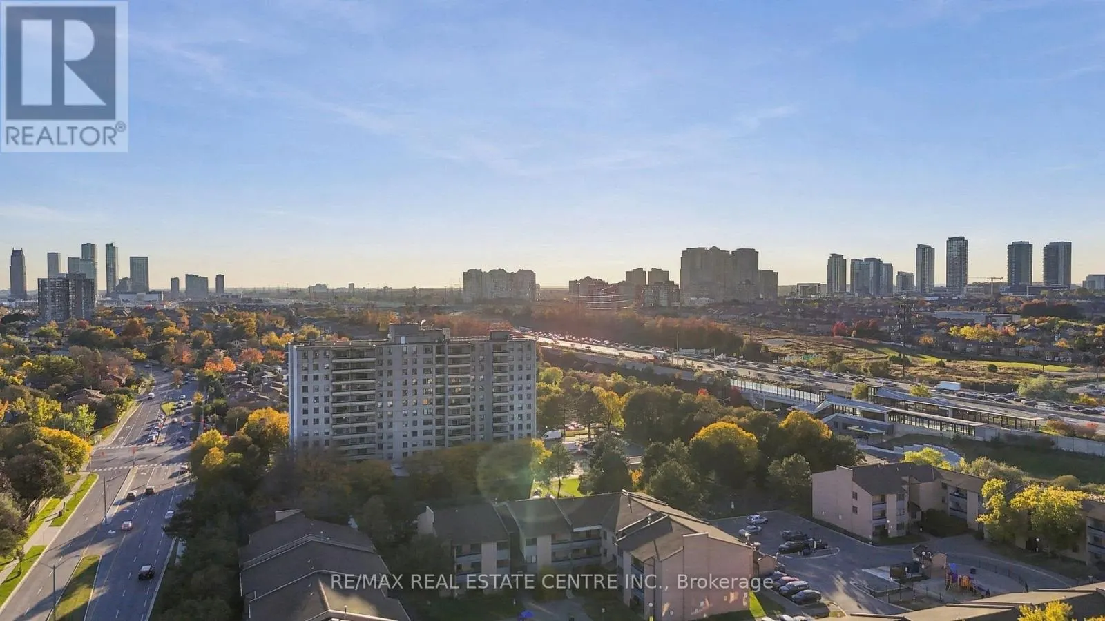 1110 - 355 RATHBURN ROAD E