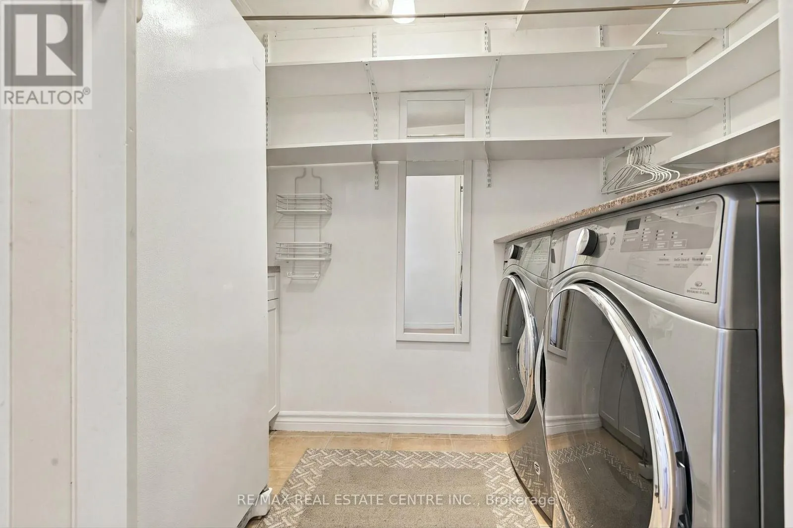 1110 - 355 RATHBURN ROAD E