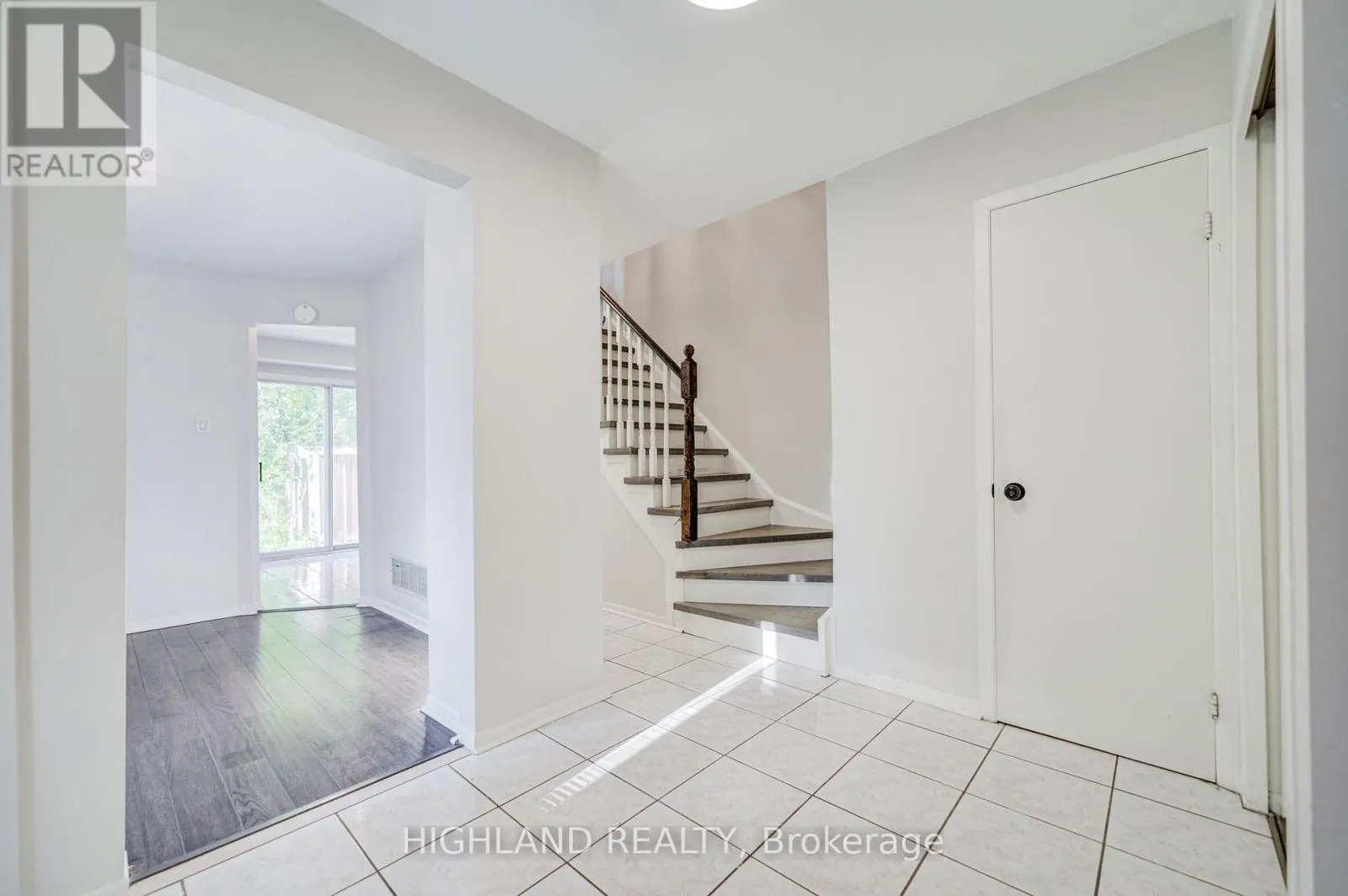 2032 GLENADA CRESCENT