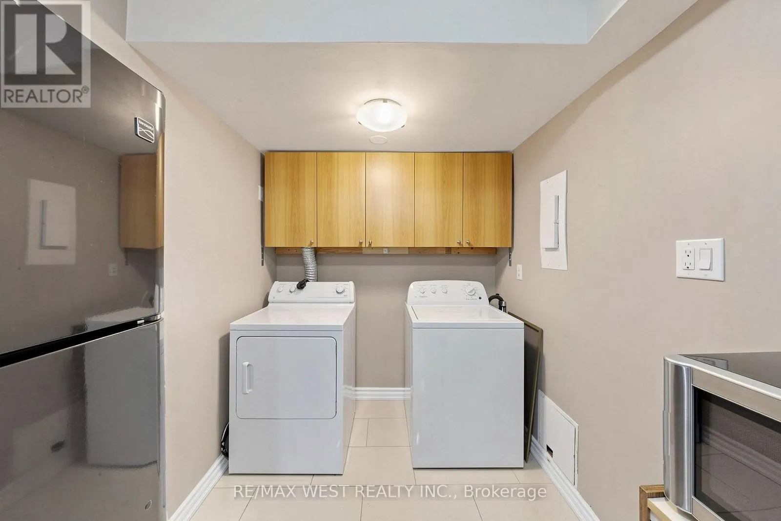 102 - 370 DIXON ROAD