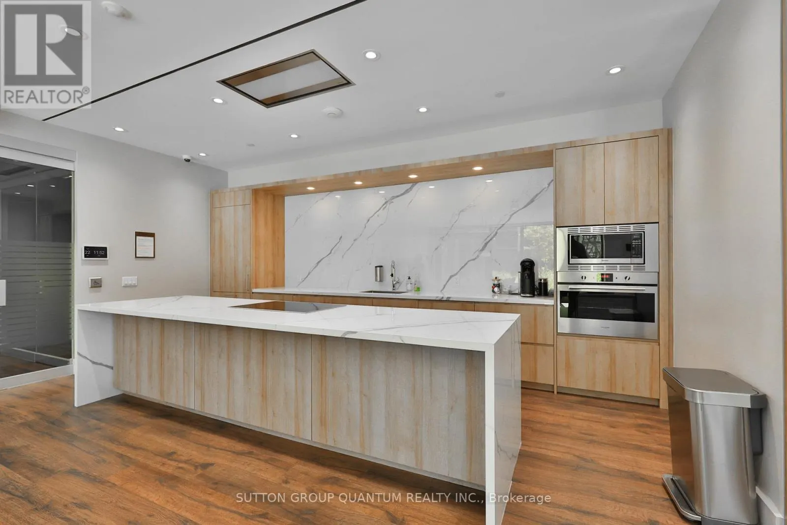 1009 - 21 PARK STREET E