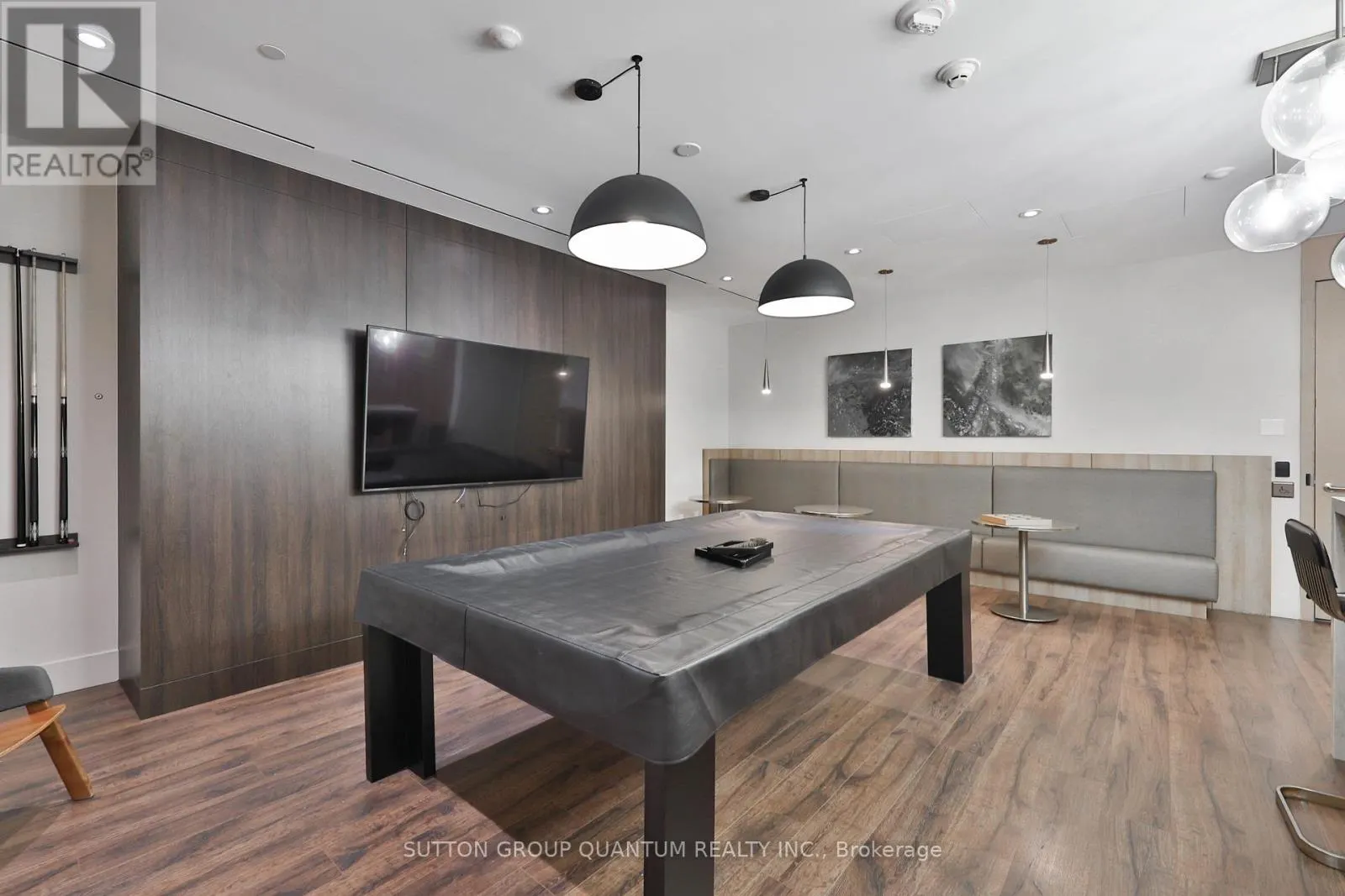 1009 - 21 PARK STREET E