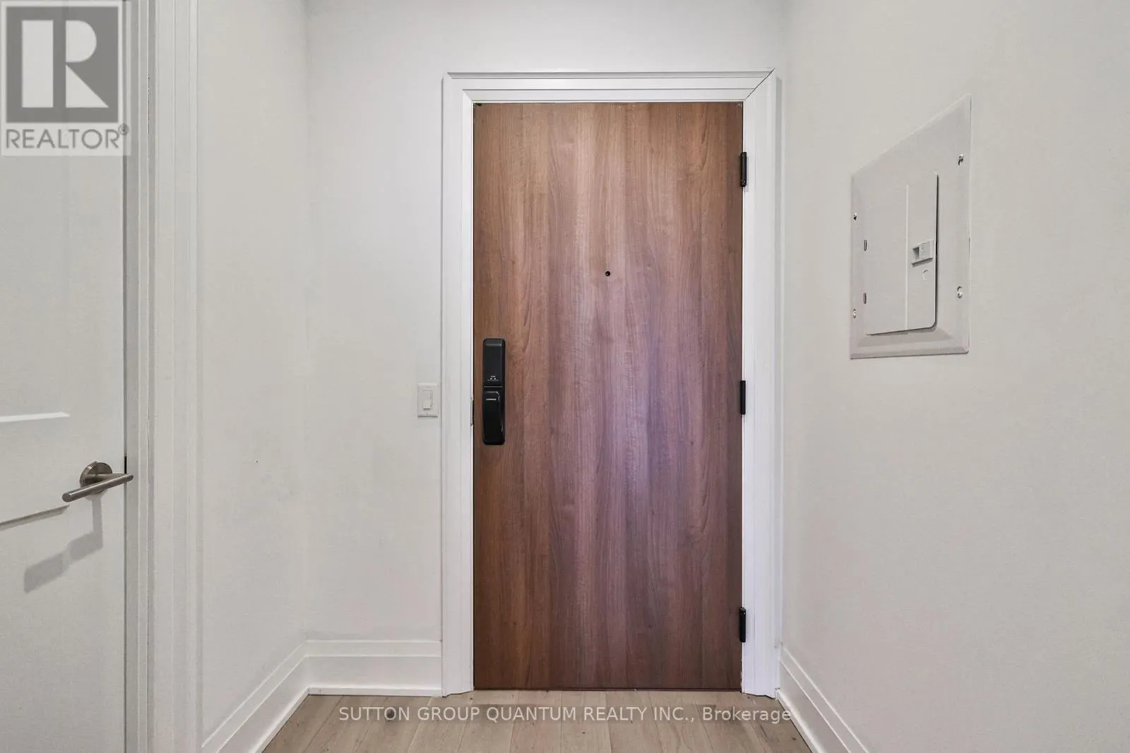 1009 - 21 PARK STREET E