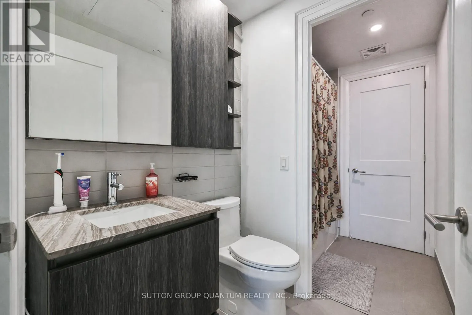 1009 - 21 PARK STREET E