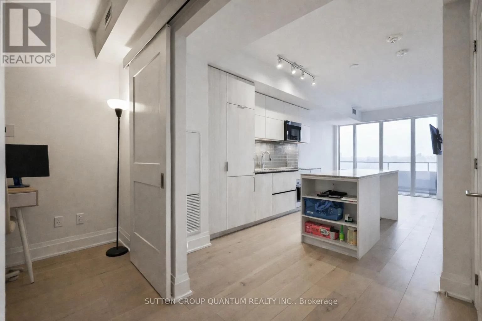 1009 - 21 PARK STREET E