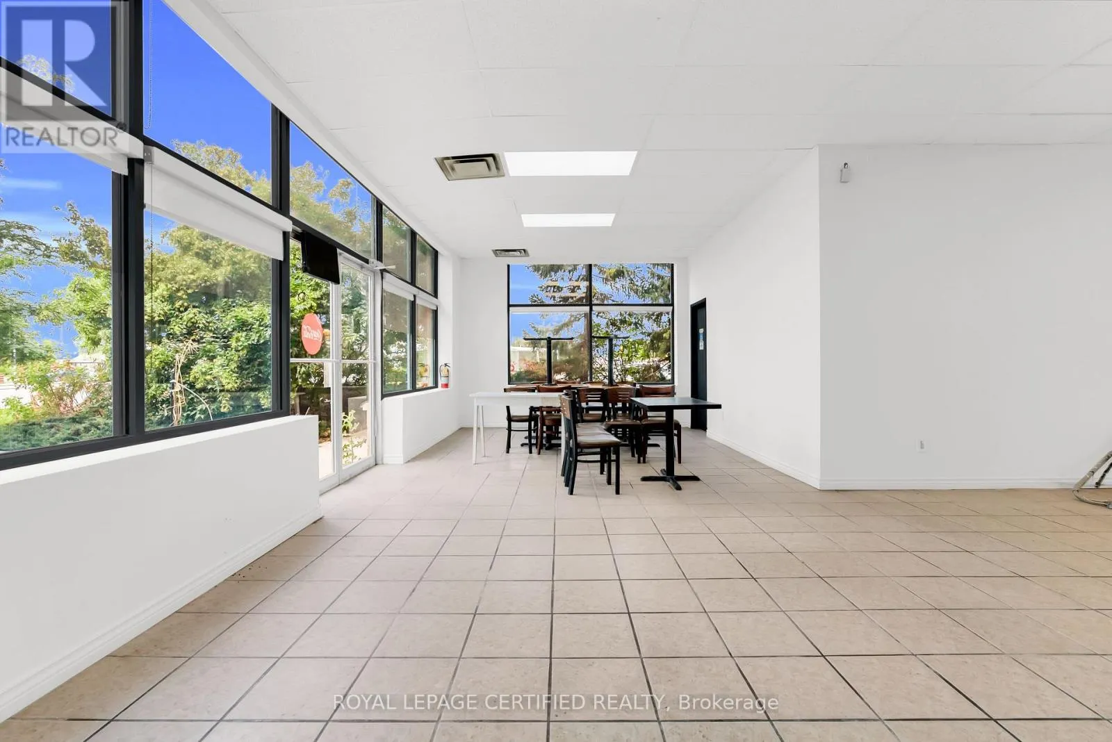 29 AVENTURA COURT