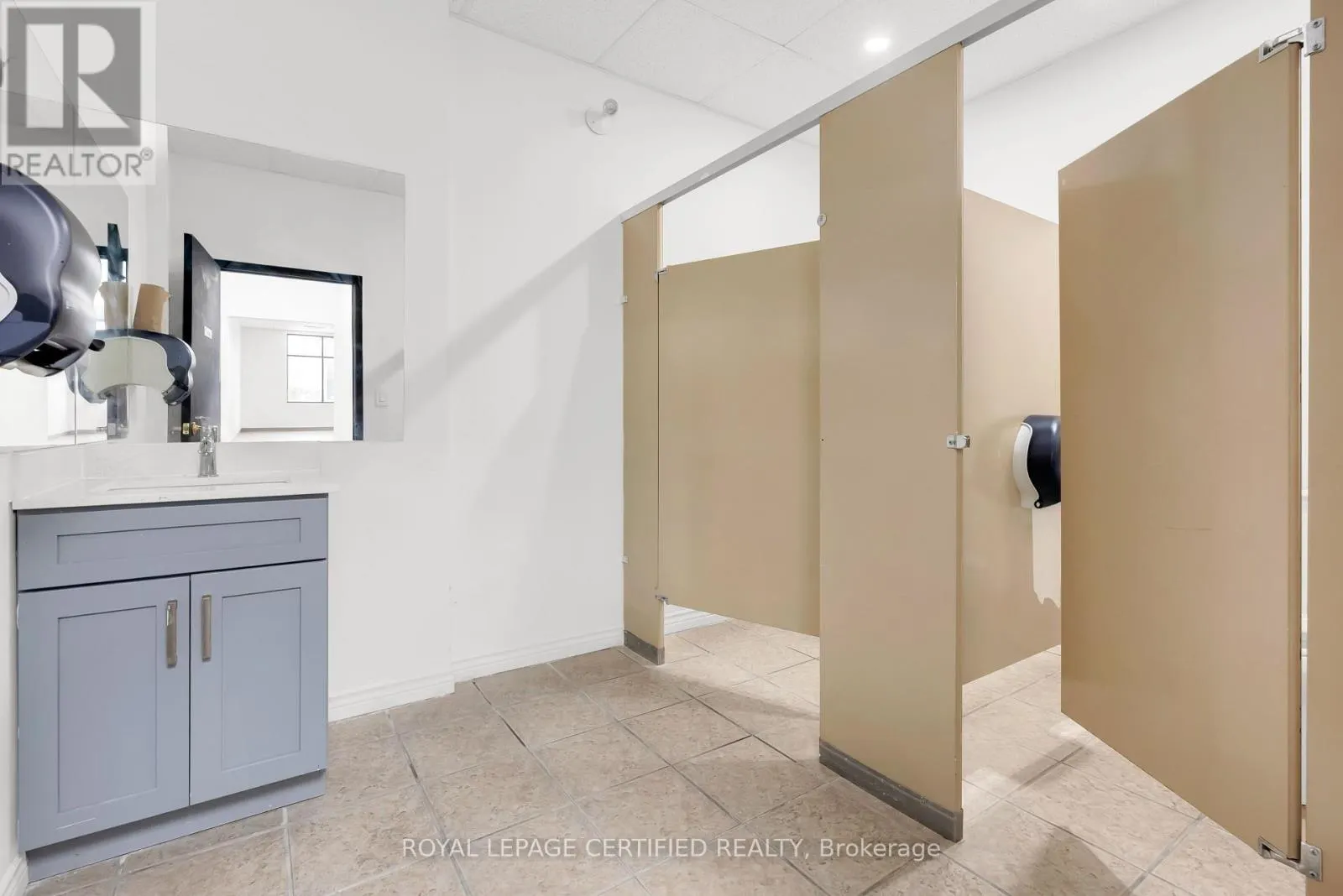 29 AVENTURA COURT