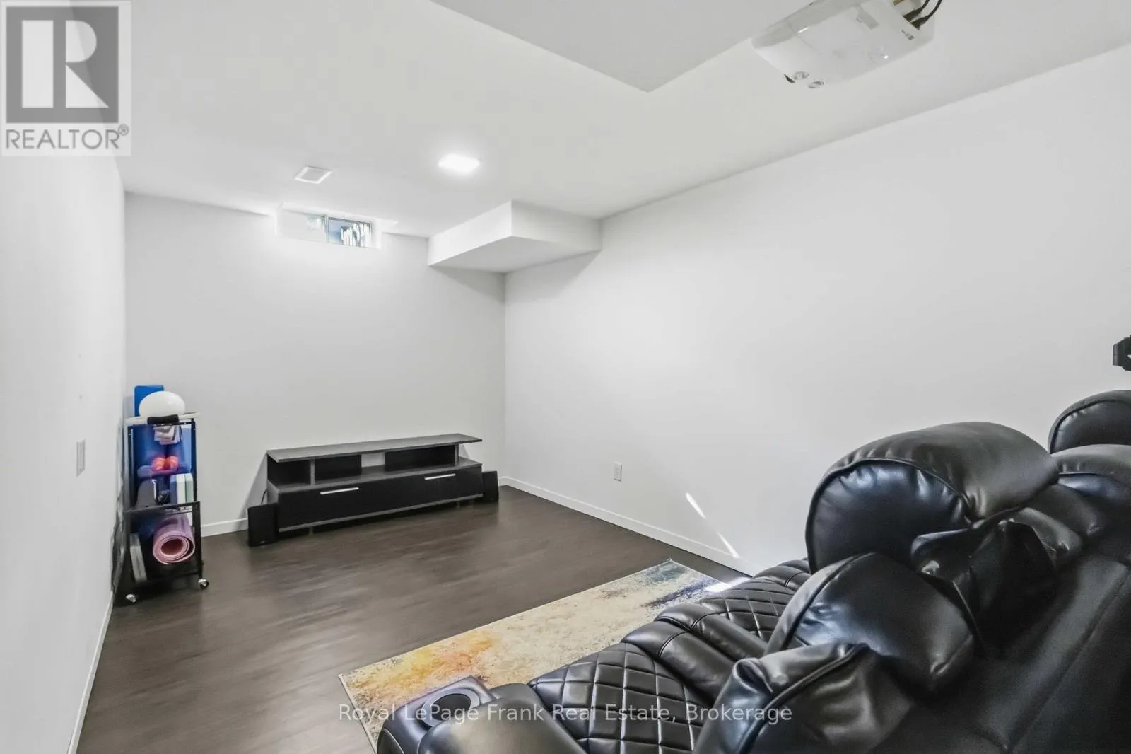 27 - 1385 LAKESHORE ROAD W