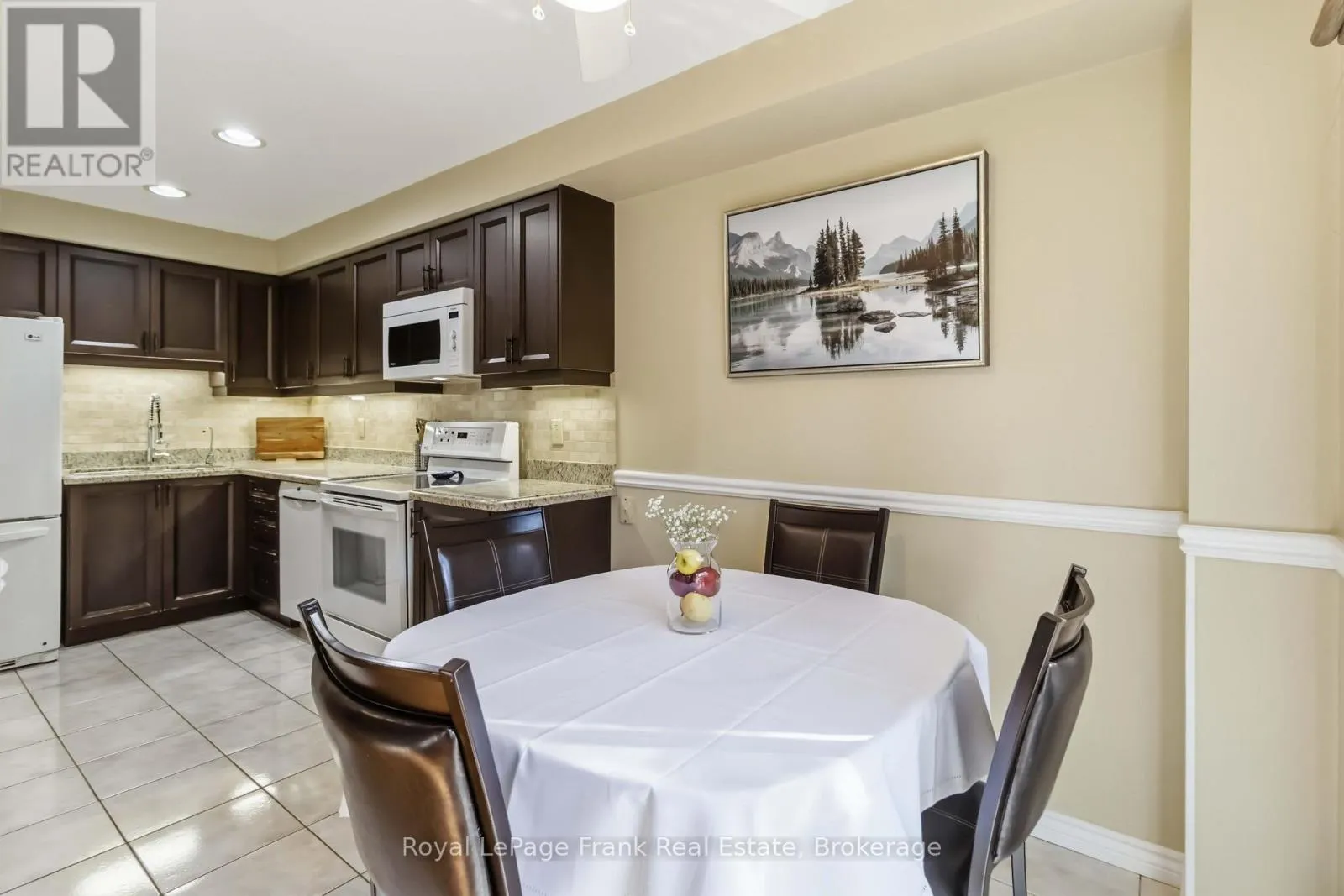 27 - 1385 LAKESHORE ROAD W