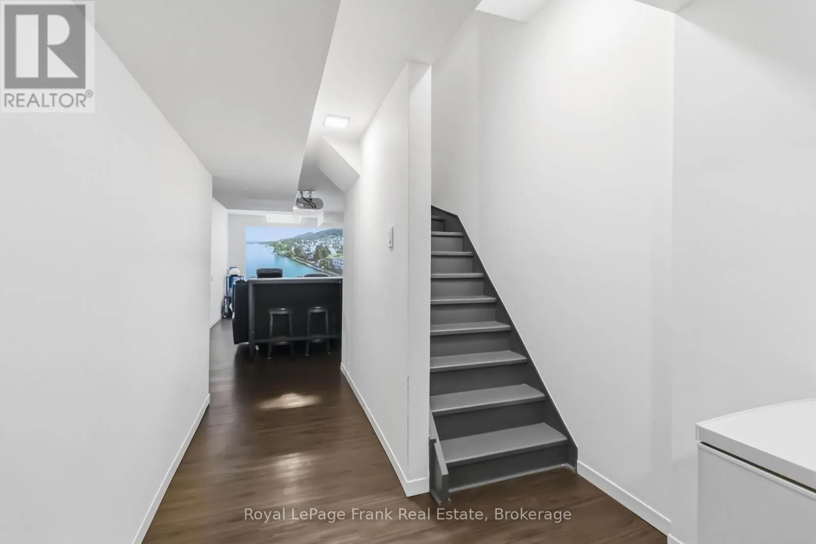 27 - 1385 LAKESHORE ROAD W