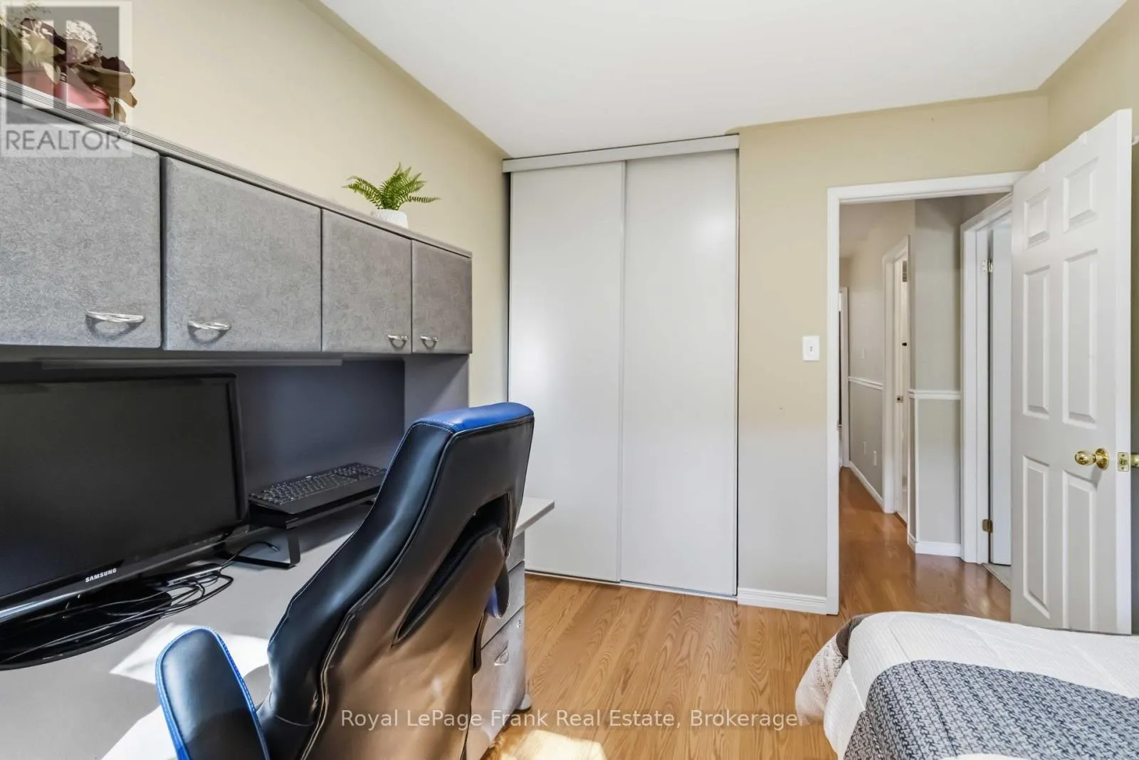 27 - 1385 LAKESHORE ROAD W