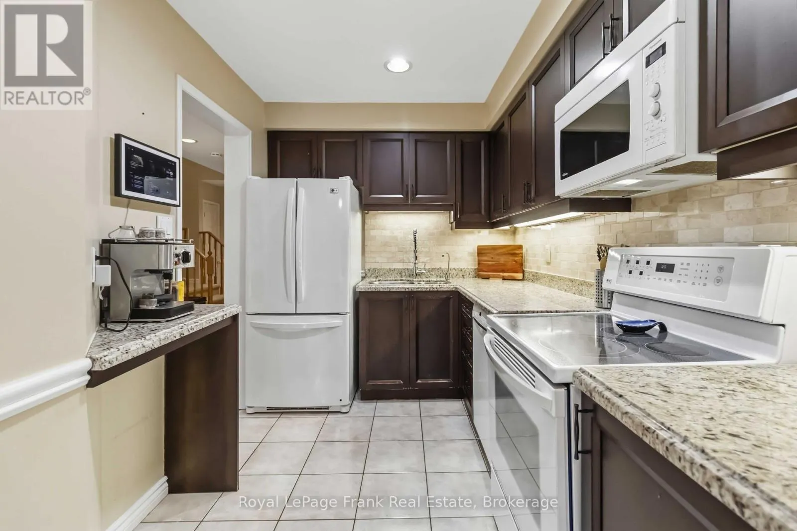 27 - 1385 LAKESHORE ROAD W