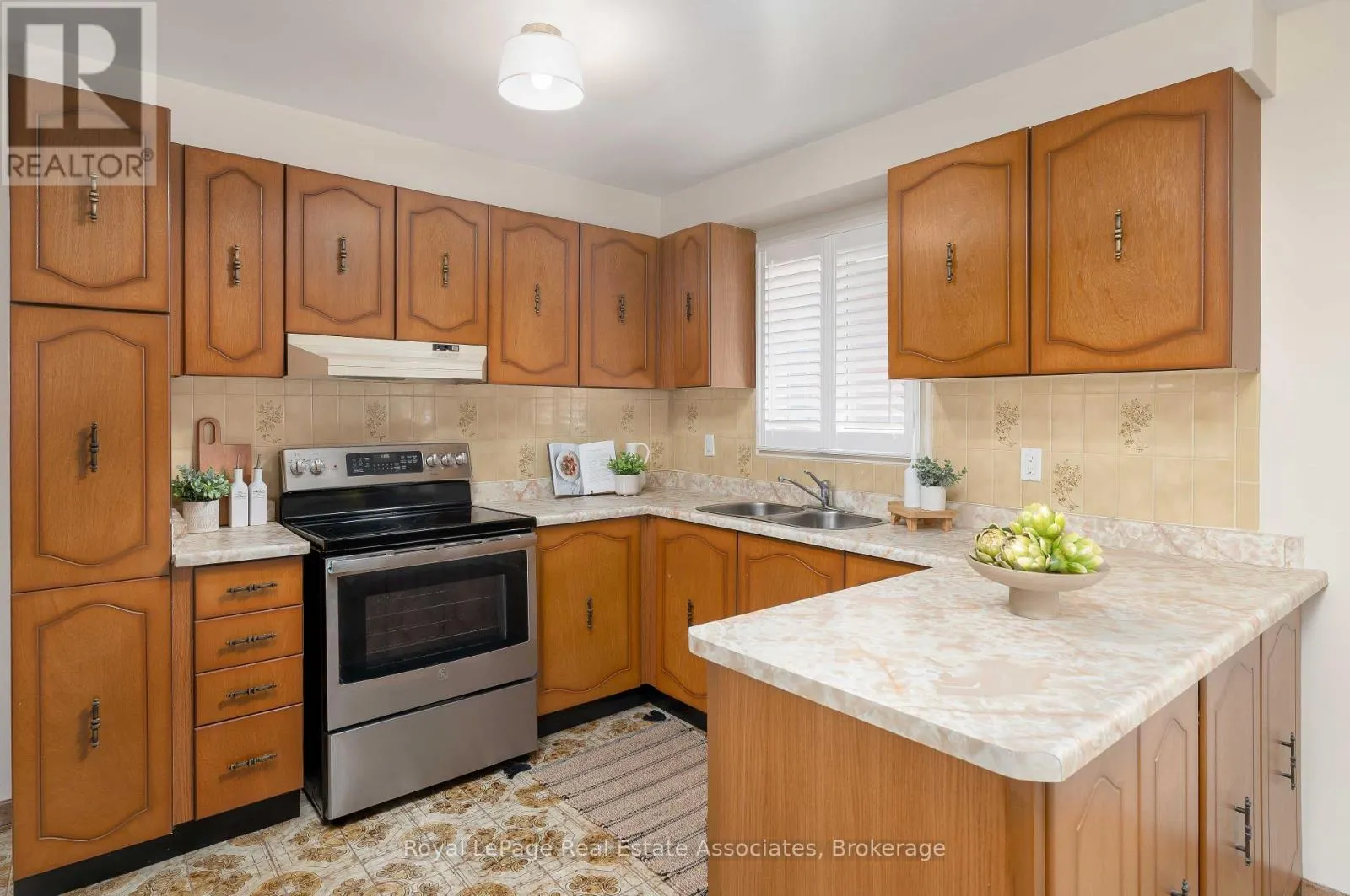 7 CAPSTAN COURT