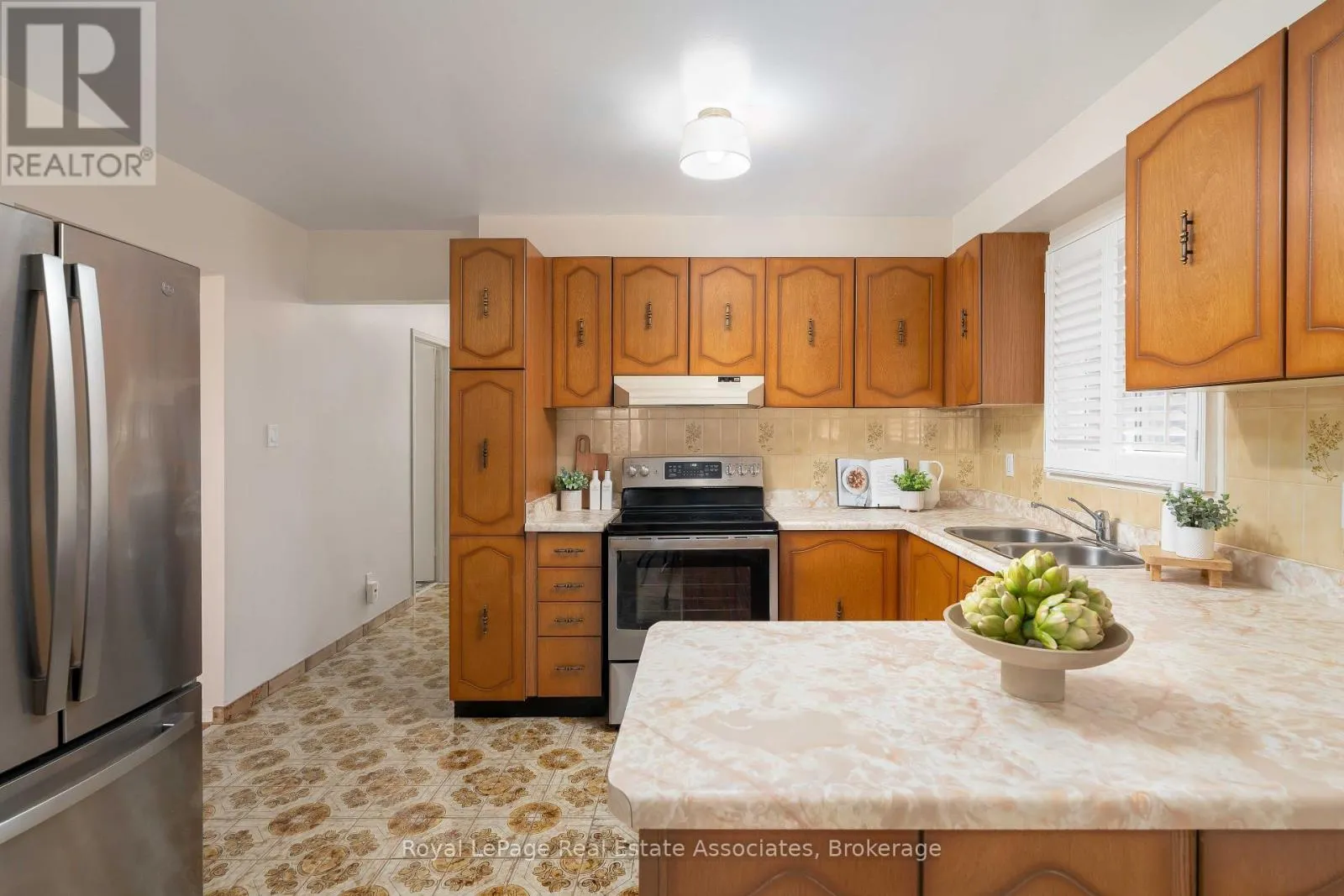 7 CAPSTAN COURT