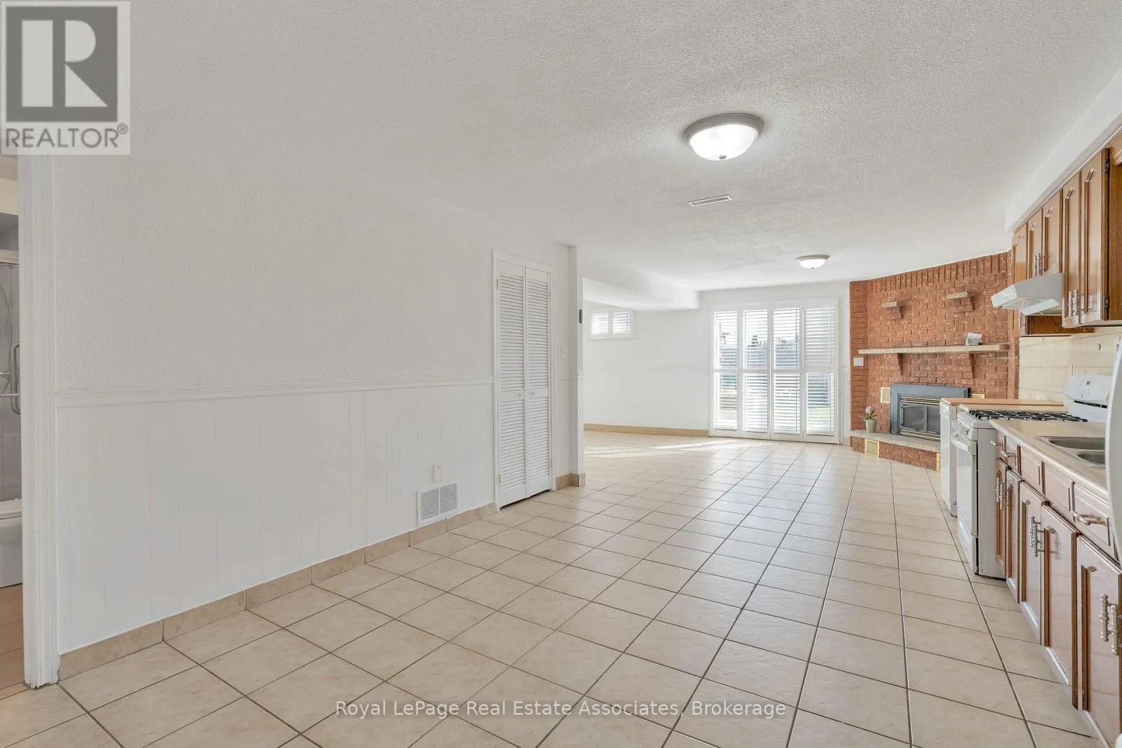 7 CAPSTAN COURT