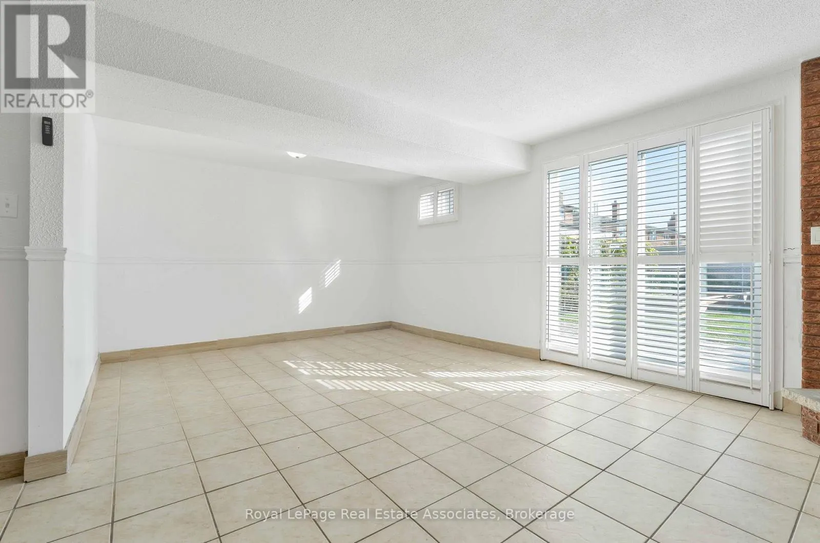 7 CAPSTAN COURT
