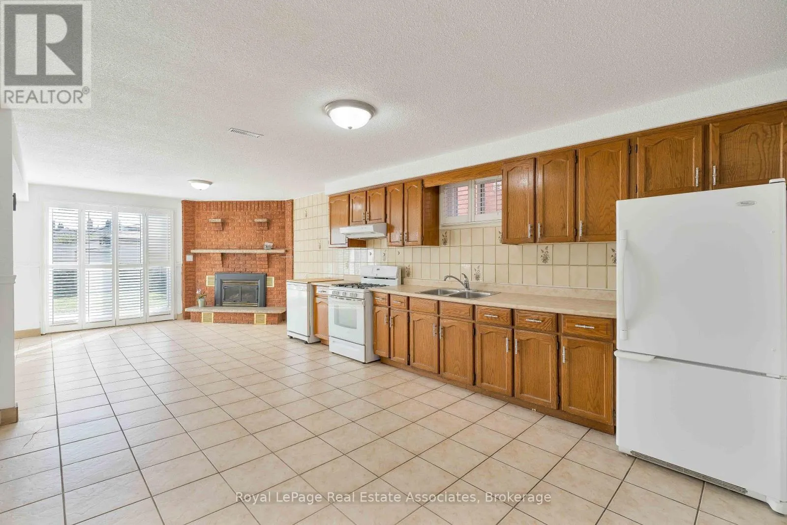 7 CAPSTAN COURT
