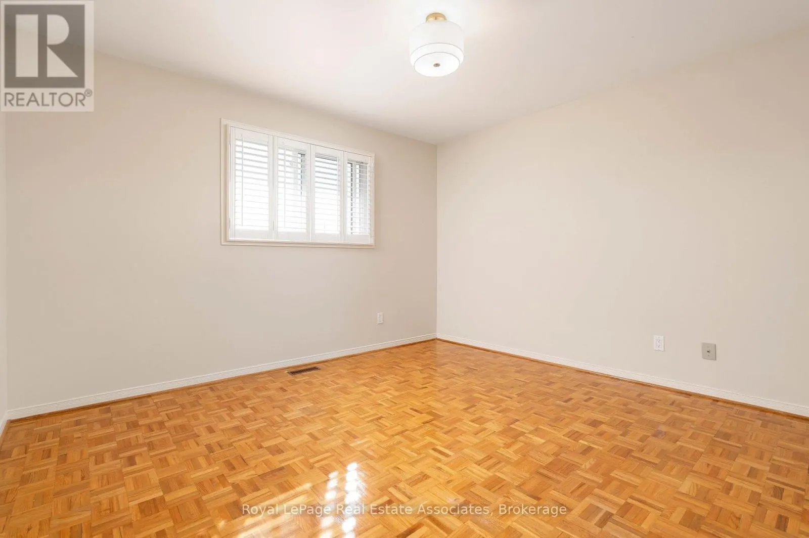 7 CAPSTAN COURT