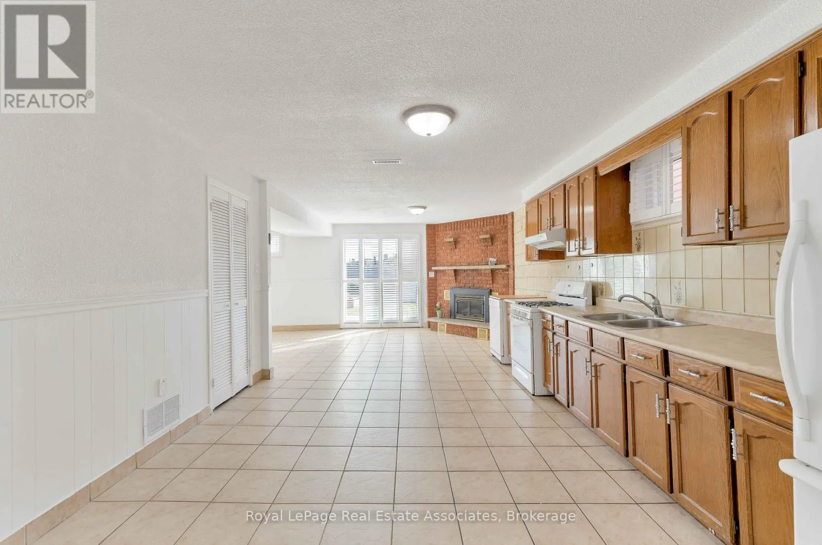 7 CAPSTAN COURT