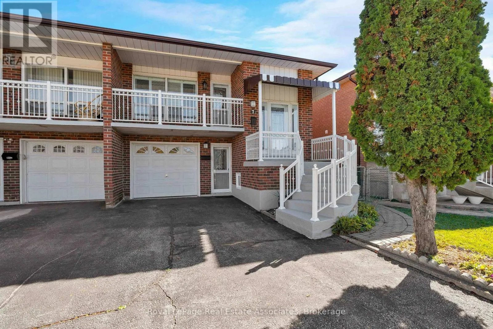7 CAPSTAN COURT