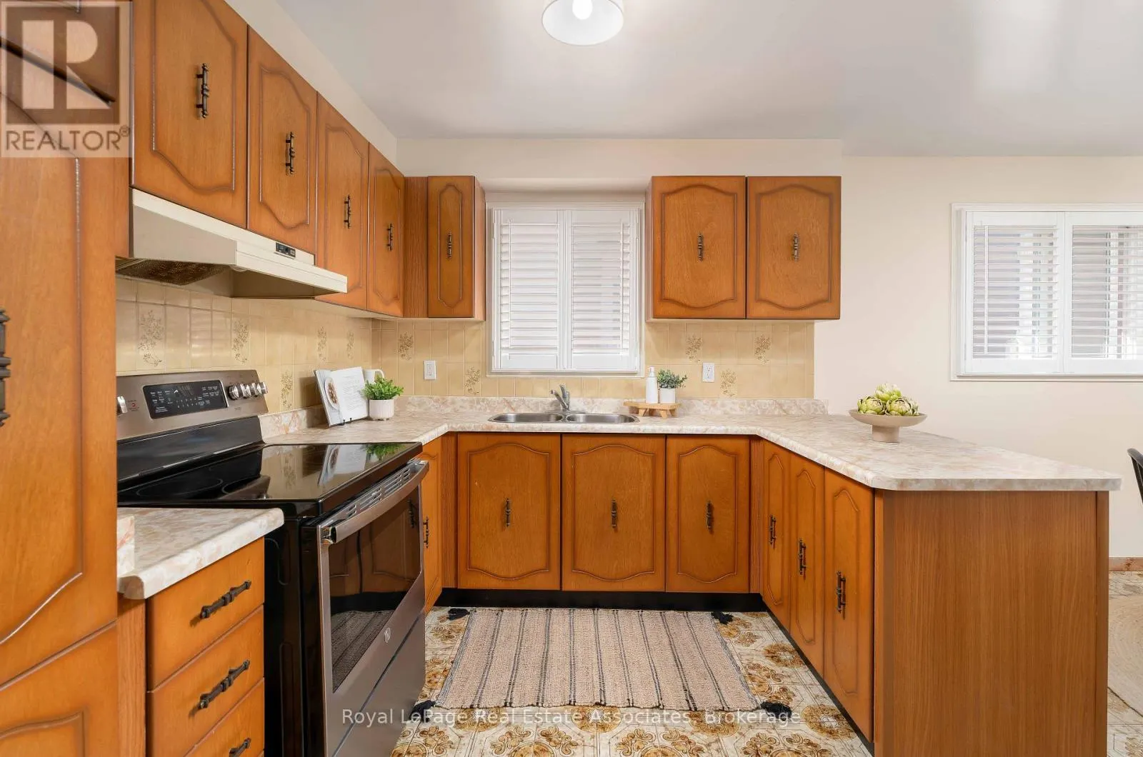 7 CAPSTAN COURT