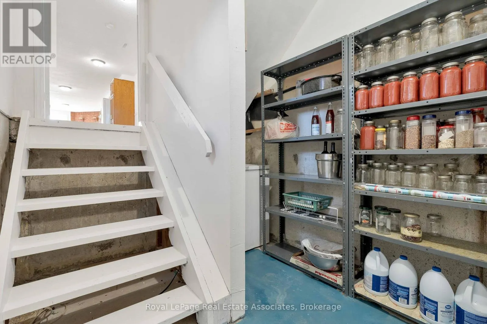 7 CAPSTAN COURT