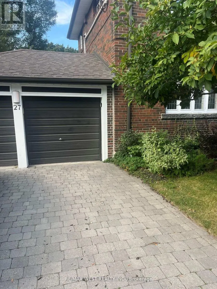 27 OAKVIEW AVENUE