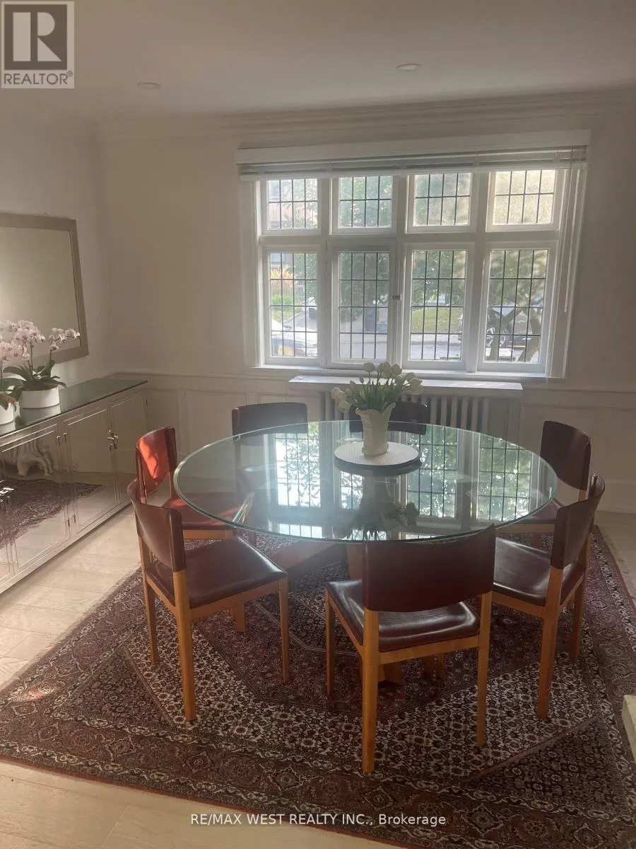 27 OAKVIEW AVENUE