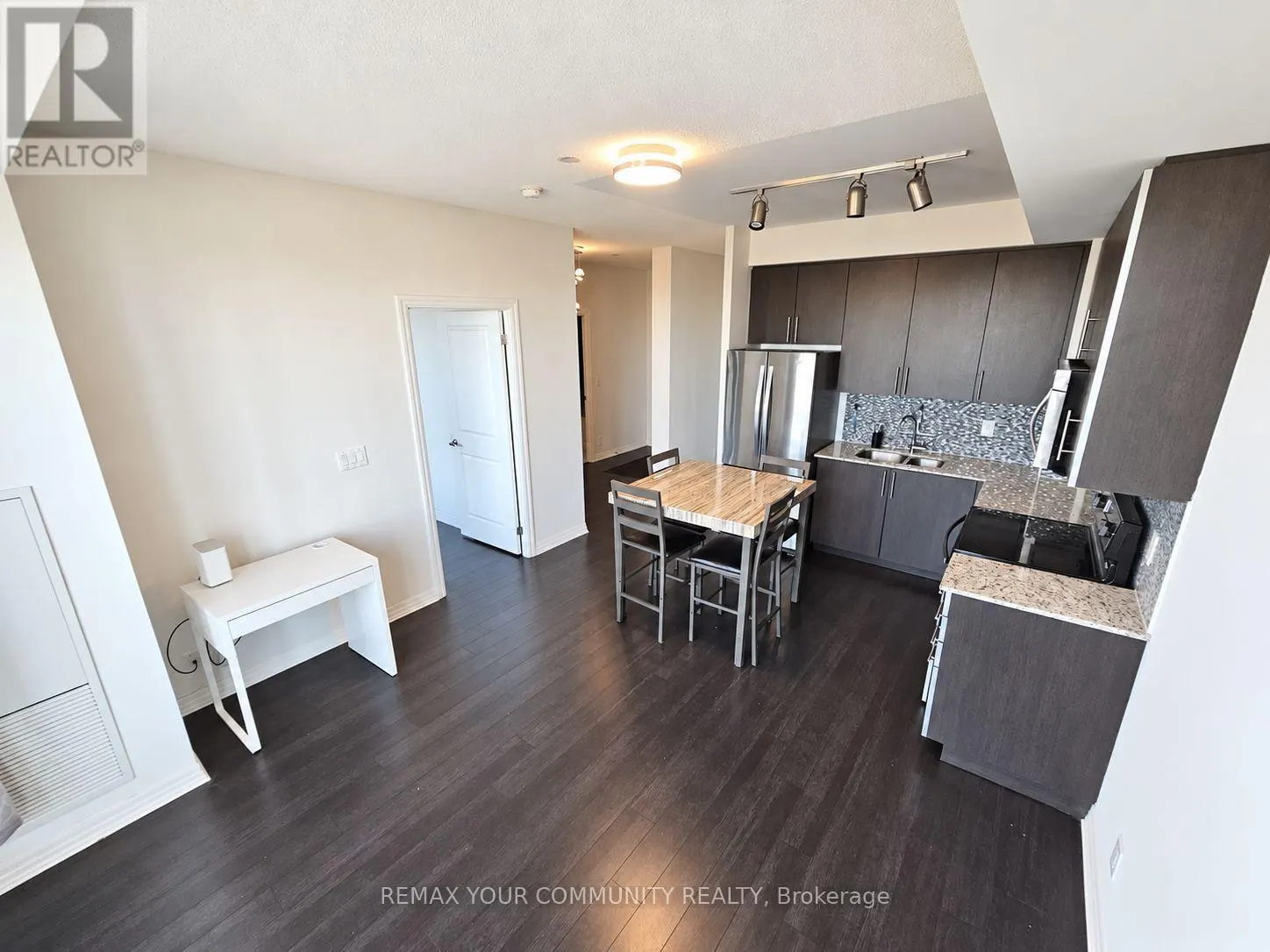1206 - 80 ESTHER LORRIE DRIVE