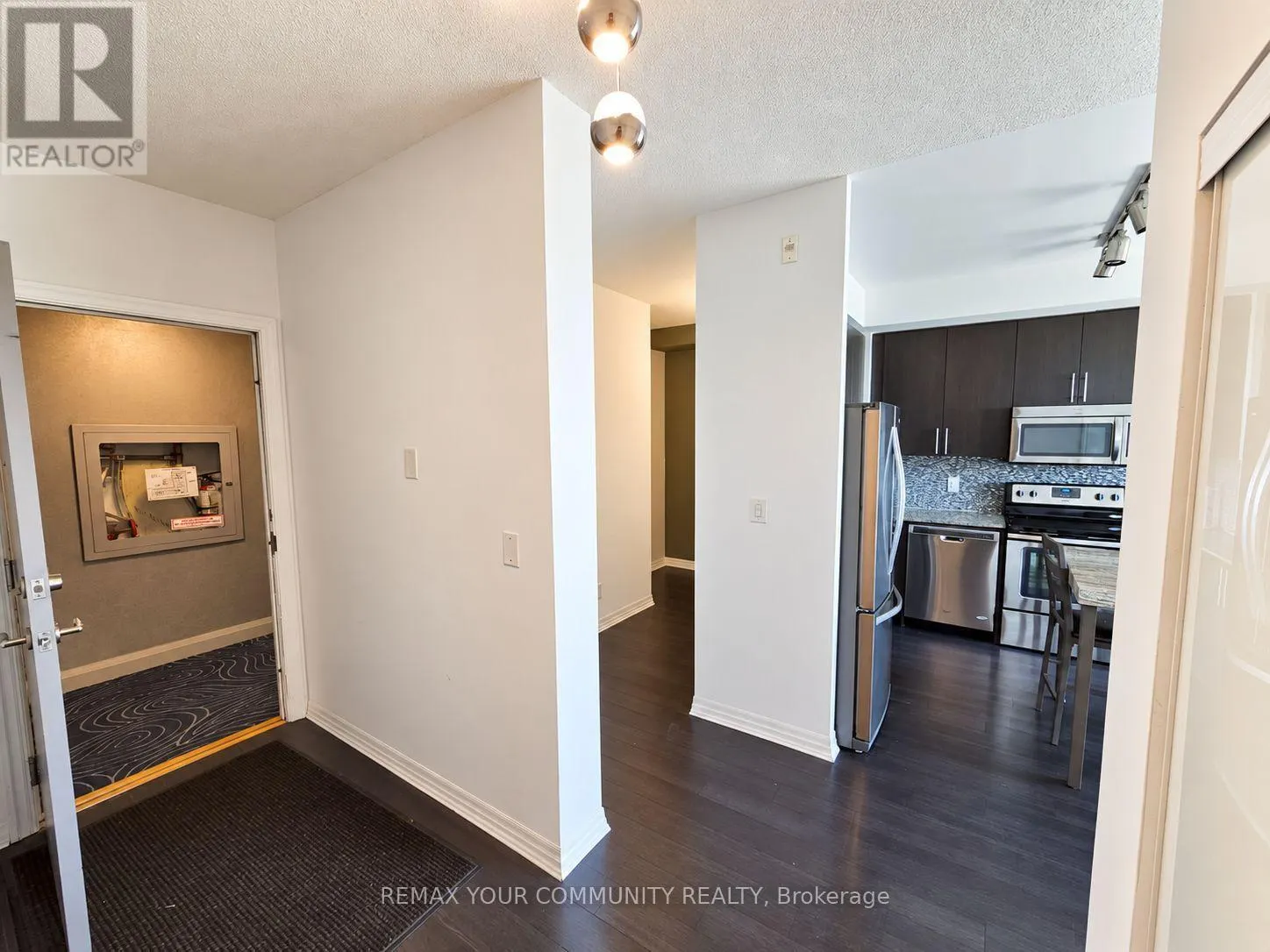 1206 - 80 ESTHER LORRIE DRIVE